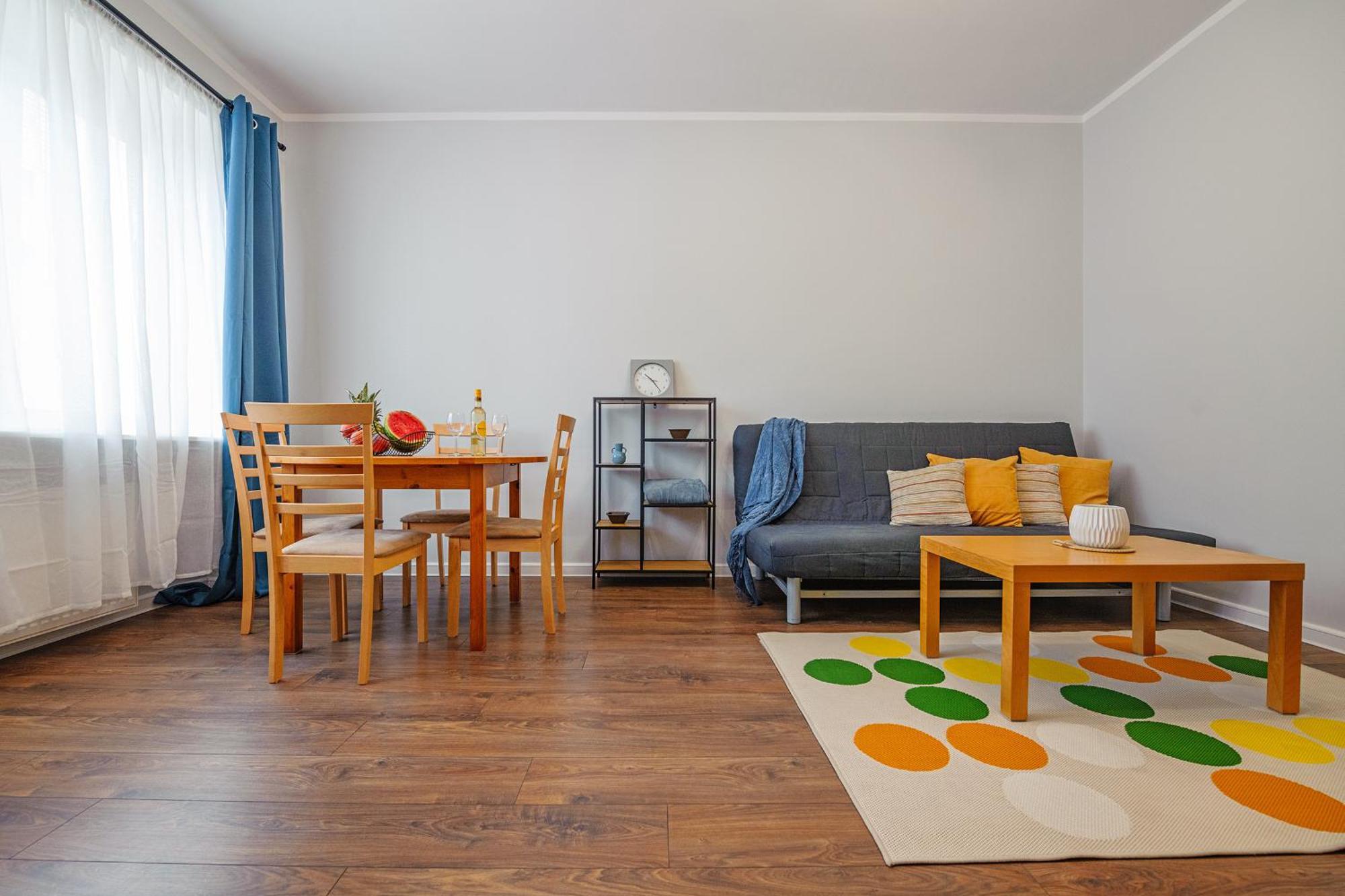 Stone Park Apartment *